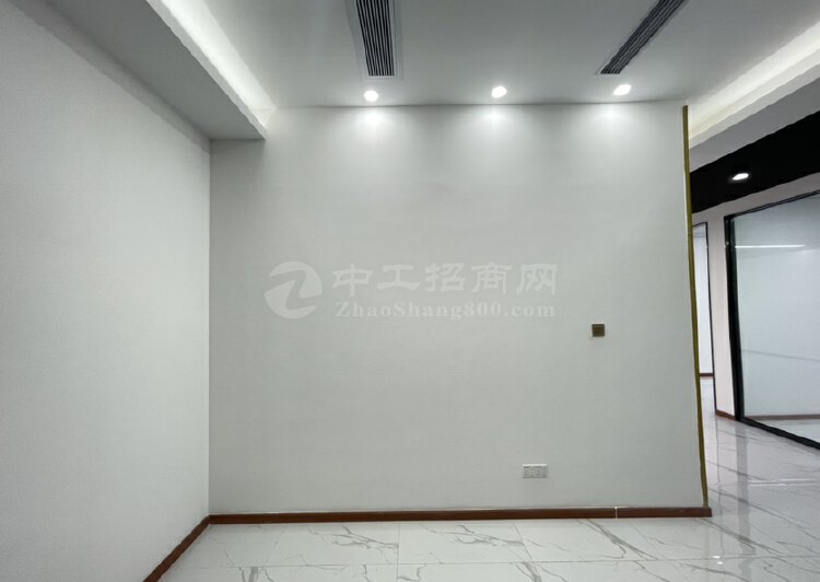 宝安地铁口福海信息港128平办公室纯写字楼出租豪华装修2+11