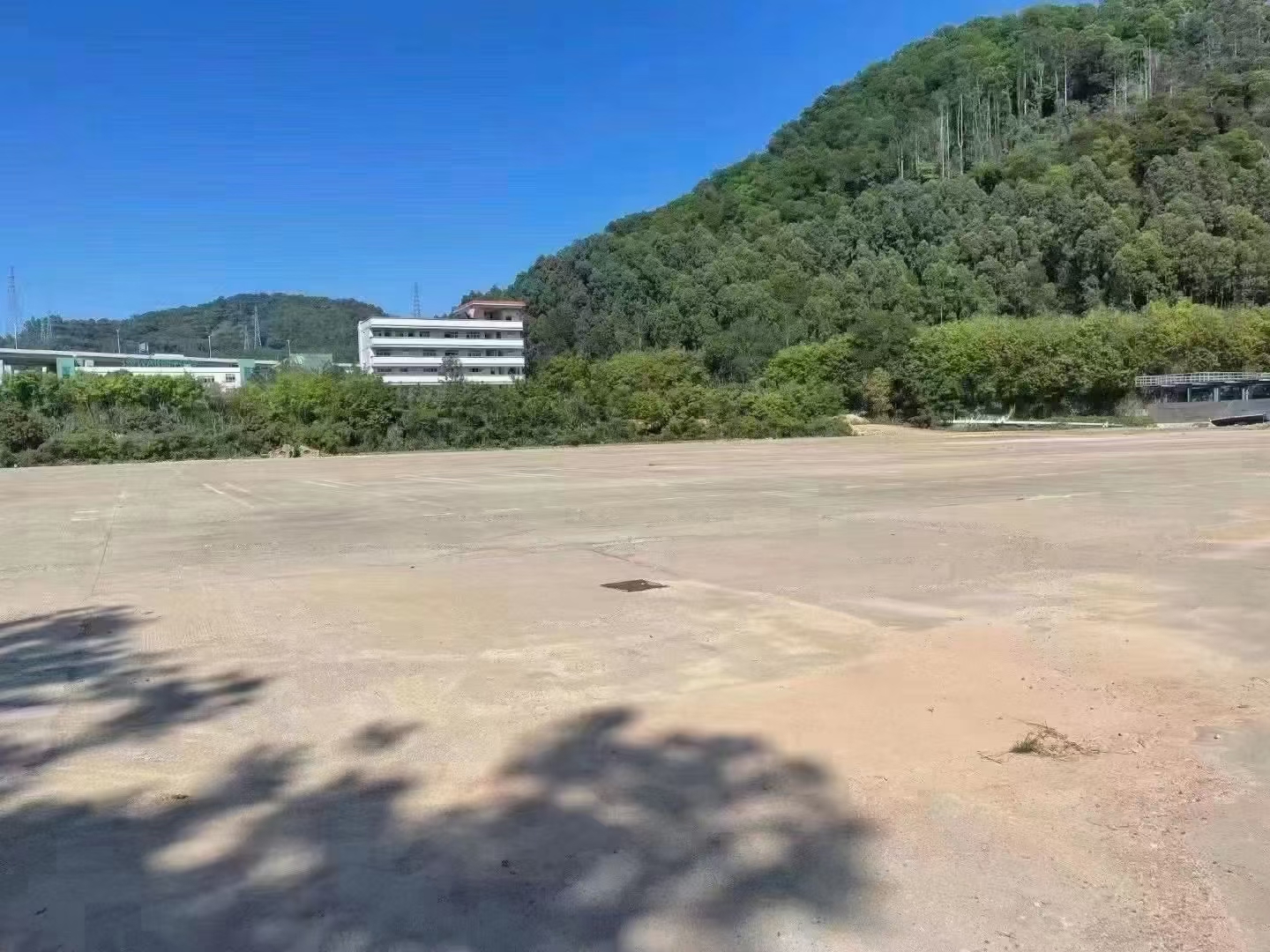 东莞凤岗雁田工业区新出46000平空地1000平起出租原房东3