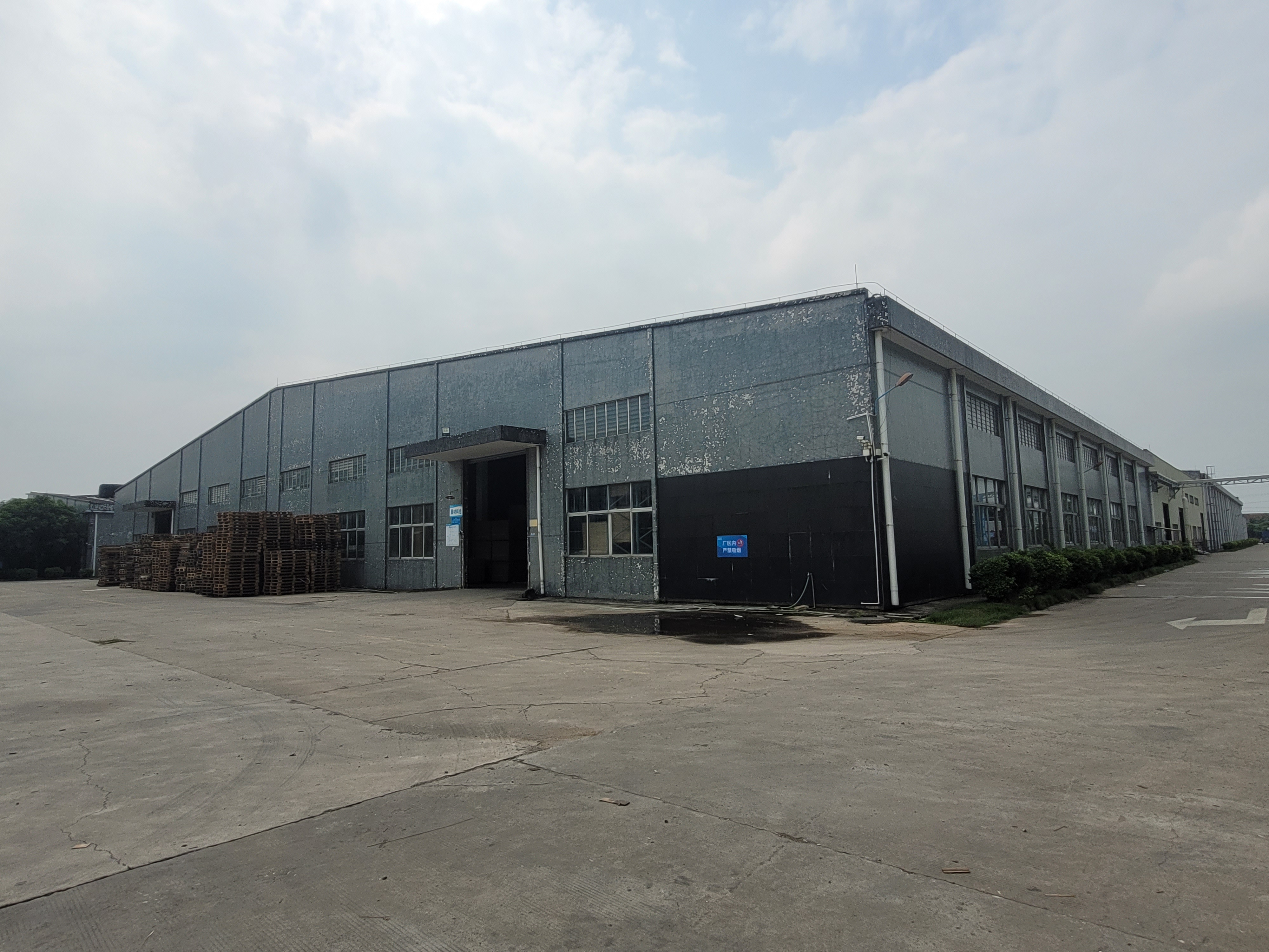 三水乐平3500方原房东红本厂房，可生产可仓库。
