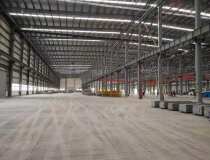 独院单一层独院钢构厂房出租总面积7500平米。