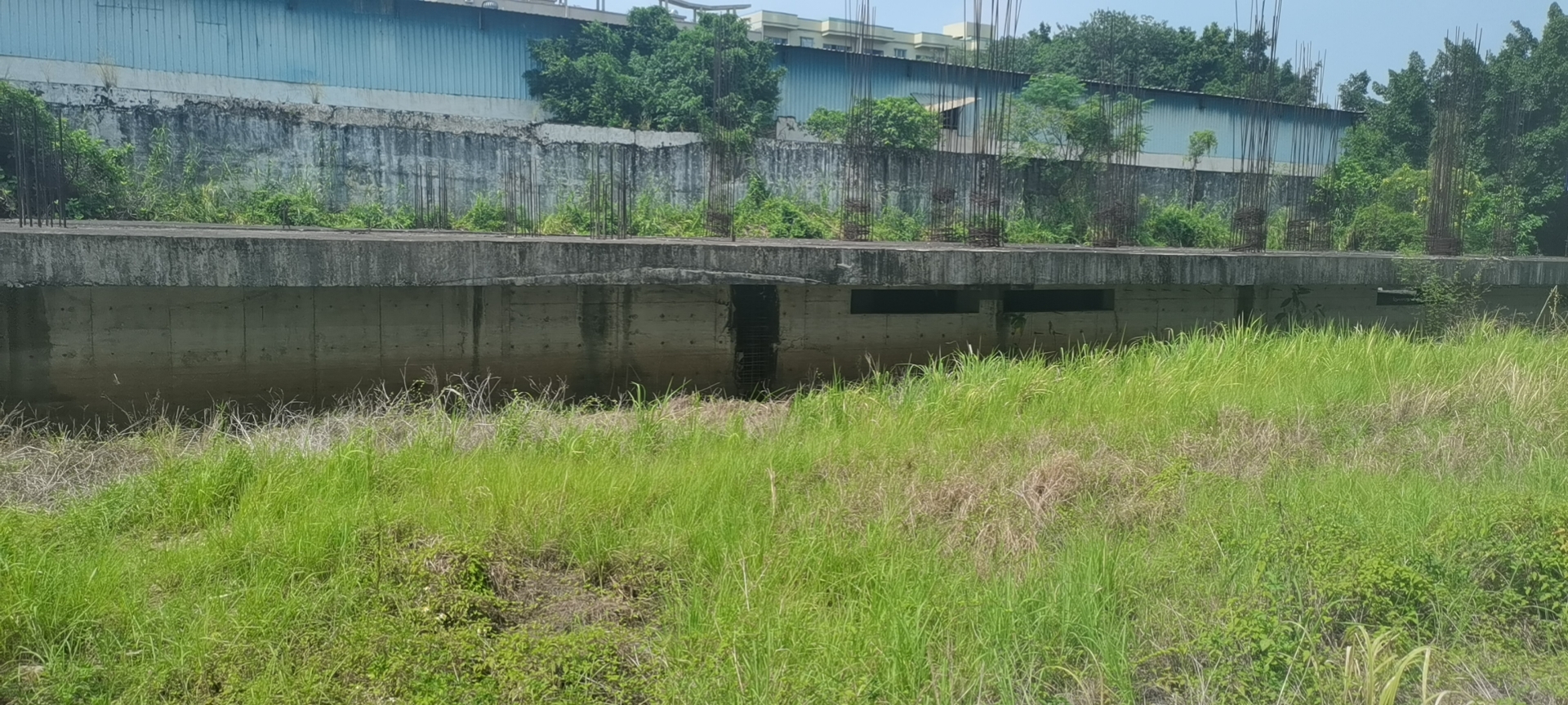 广州市花都区，狮岭镇国道旁边独院有隔离好公寓办公楼毛坯房出售7