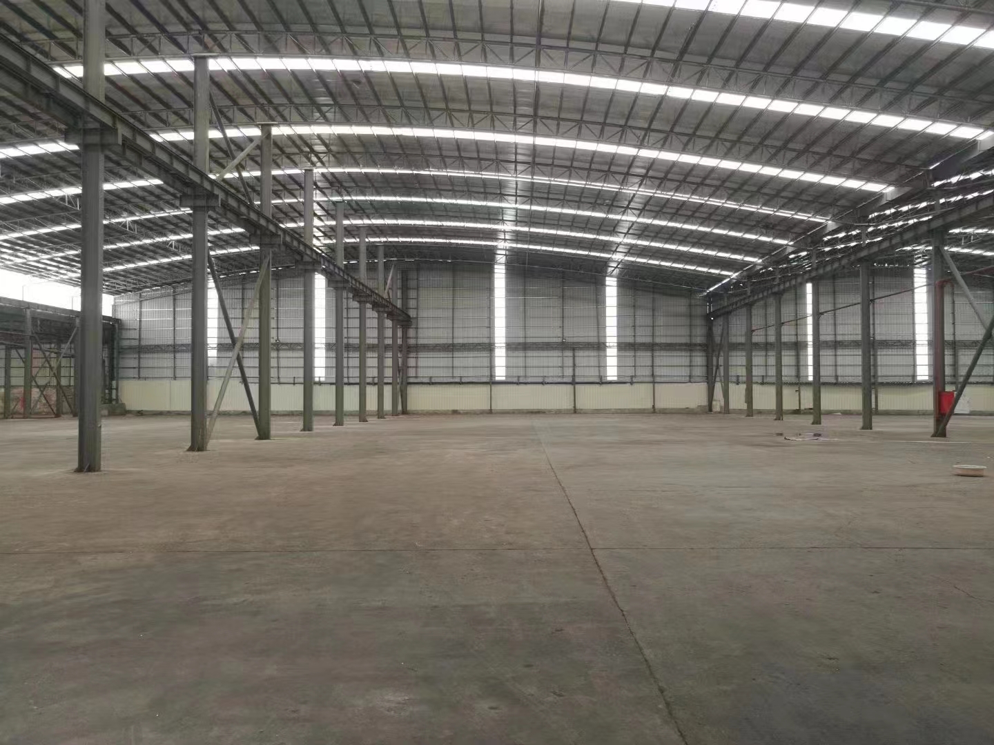 南沙园区钢构厂房仓库8000平方，证件齐，可办环评，原房东