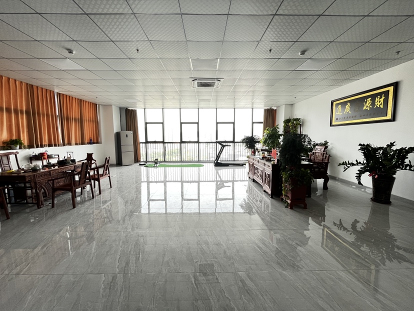 观澜樟坑径高新园区楼上1100平精装修办公室厂房仓库出租。