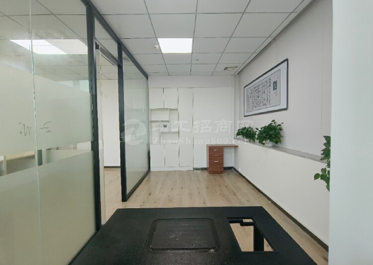 科技园高新区78.79平小面积精装办公室出租2
