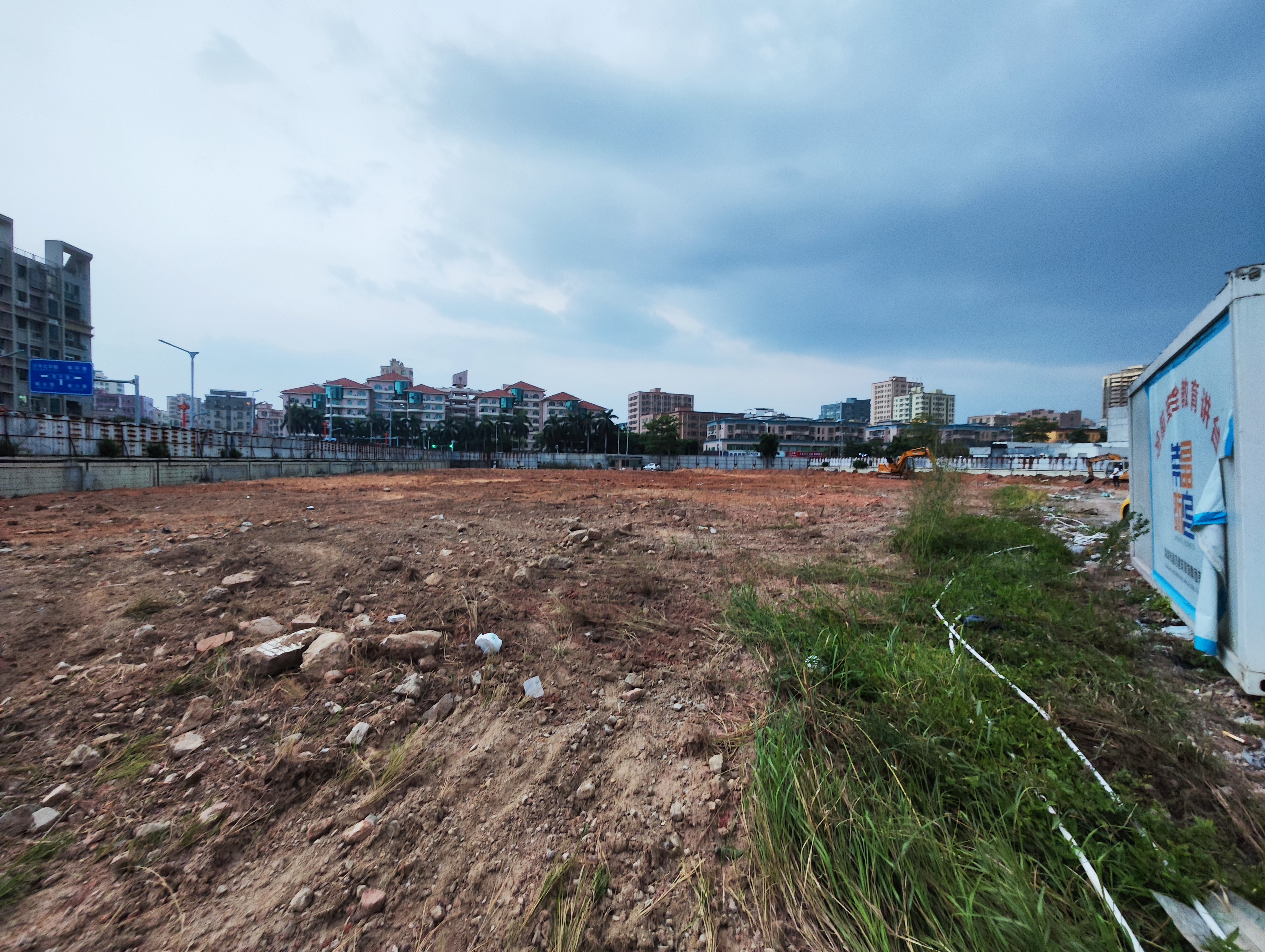 沙井西环路边20000平空地出租1