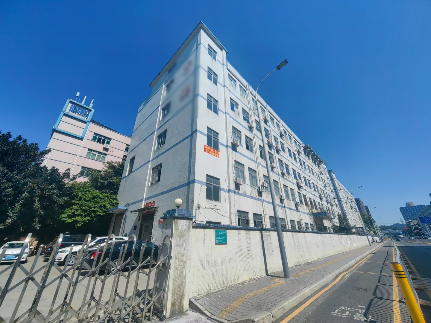 福永凤凰工业园区1-3层4500平电商贸易仓库办公室厂房出租