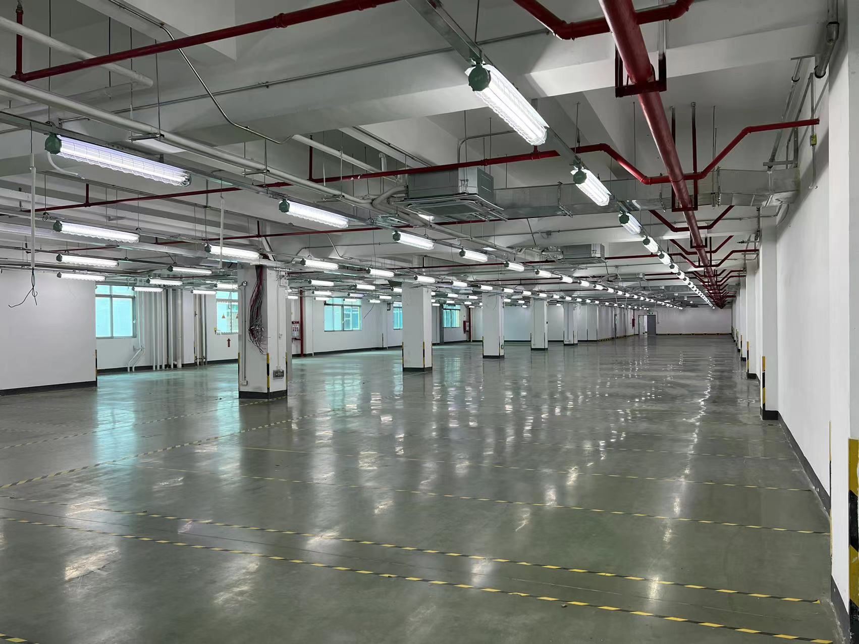 西丽百旺信科技园楼上整层8000平方厂房仓库出租可随意分租