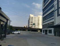 东凤镇高速路口附近全新工业园区1－4层1万方厂房出租带牛腿
