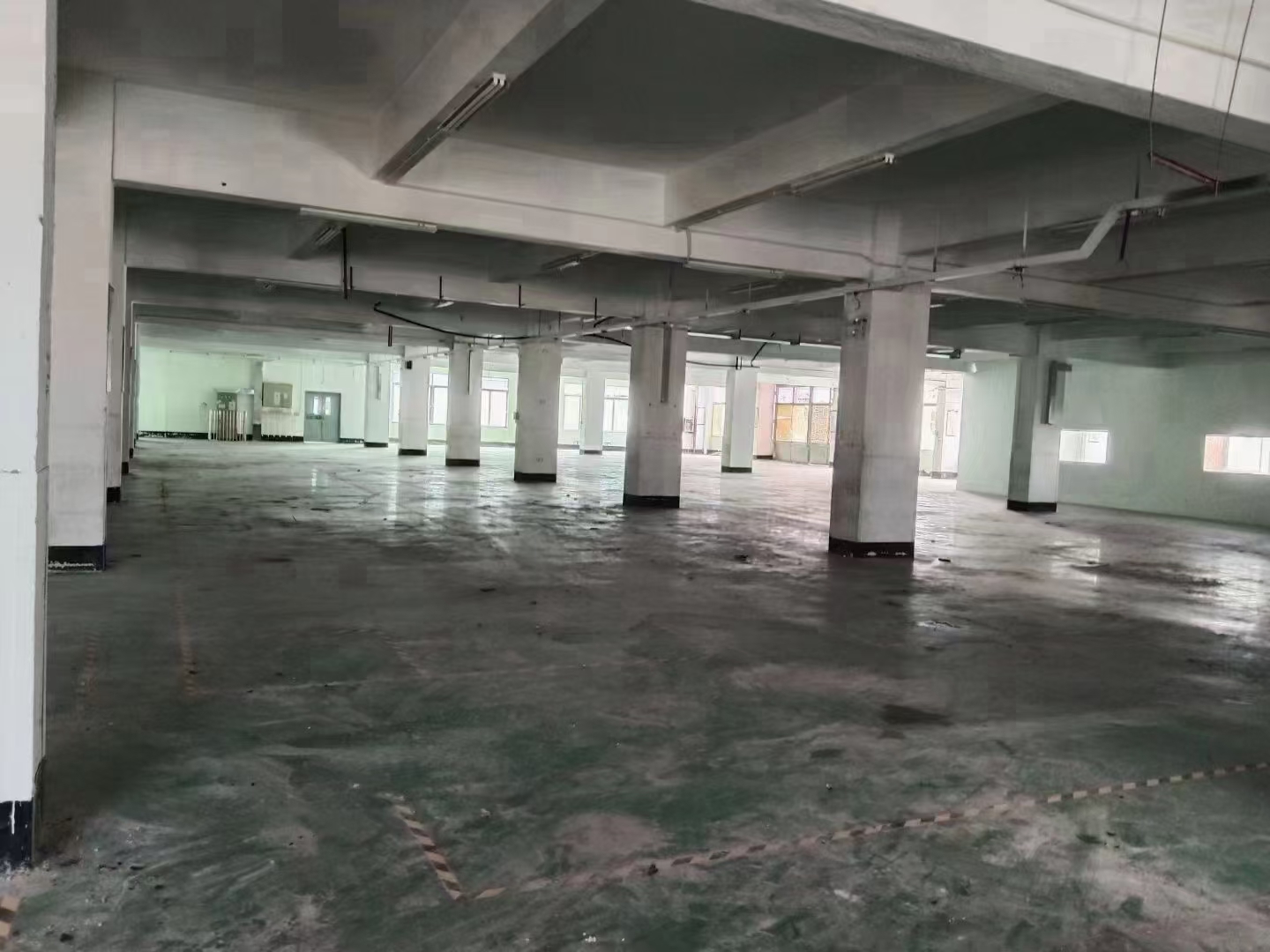 带红本自建厂房手续齐全。3