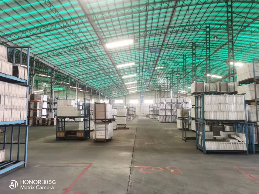 高明富湾工业区单一层厂房，带卸货平台，可做仓库可做生产