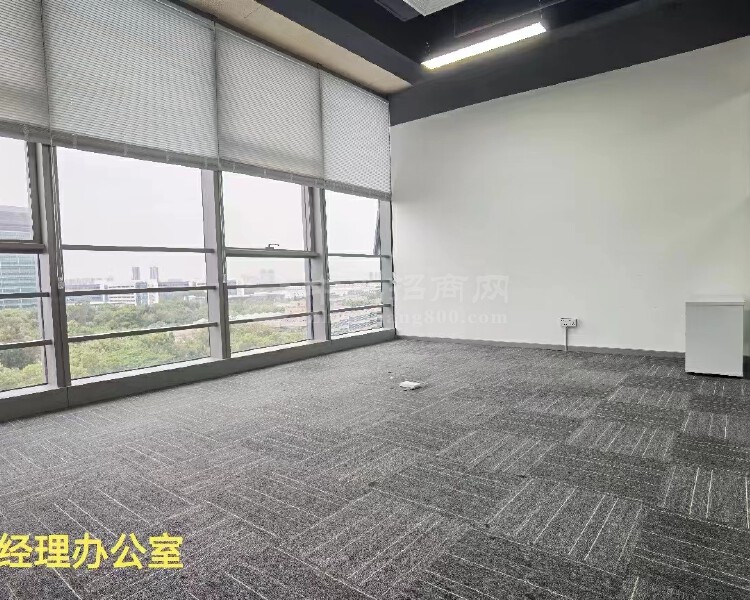 福田地铁站附近精装修高层280平方带家私齐全拎包办公
