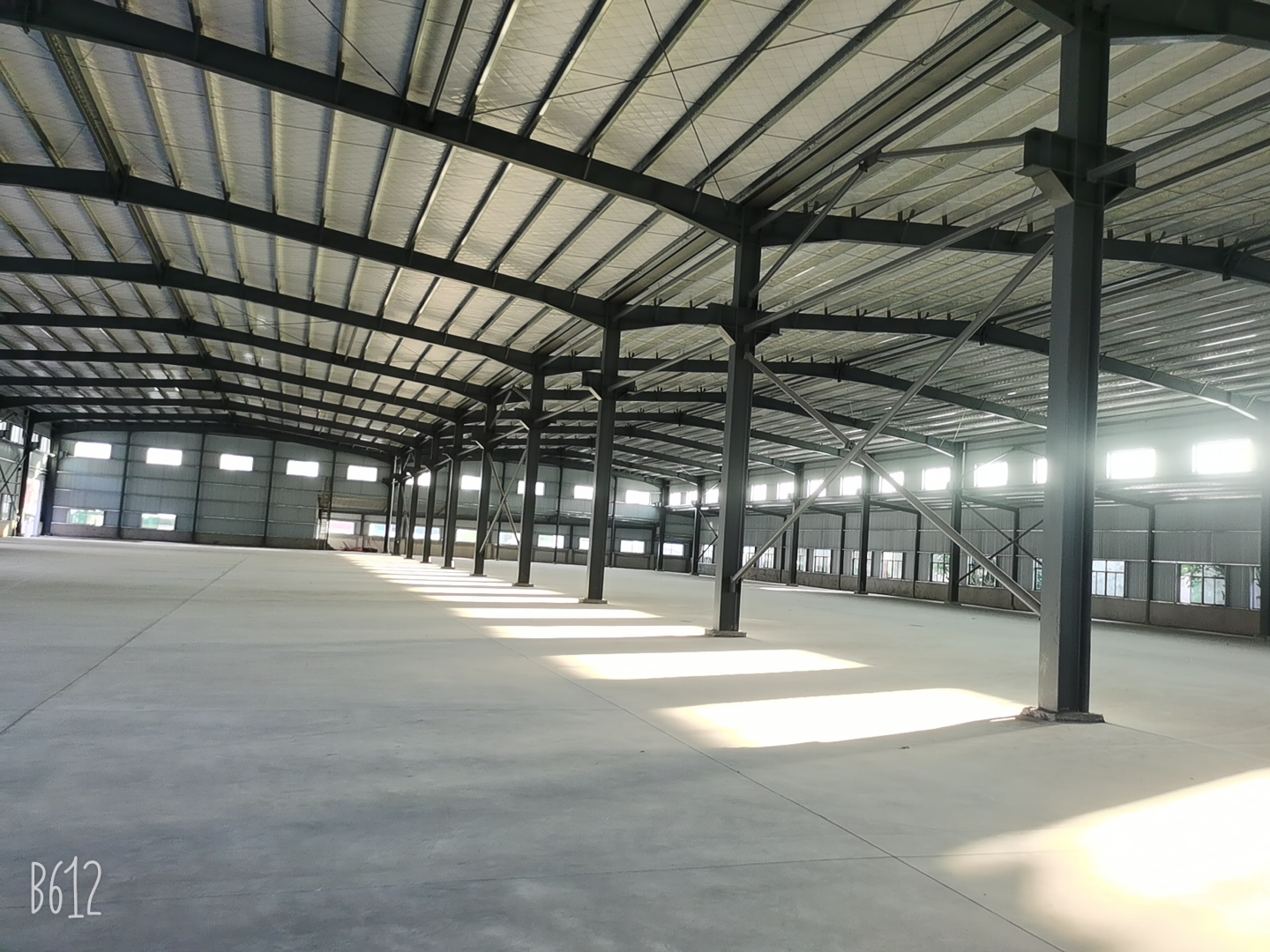陈江一楼钢结构厂房仓库3600平方出租可分租。