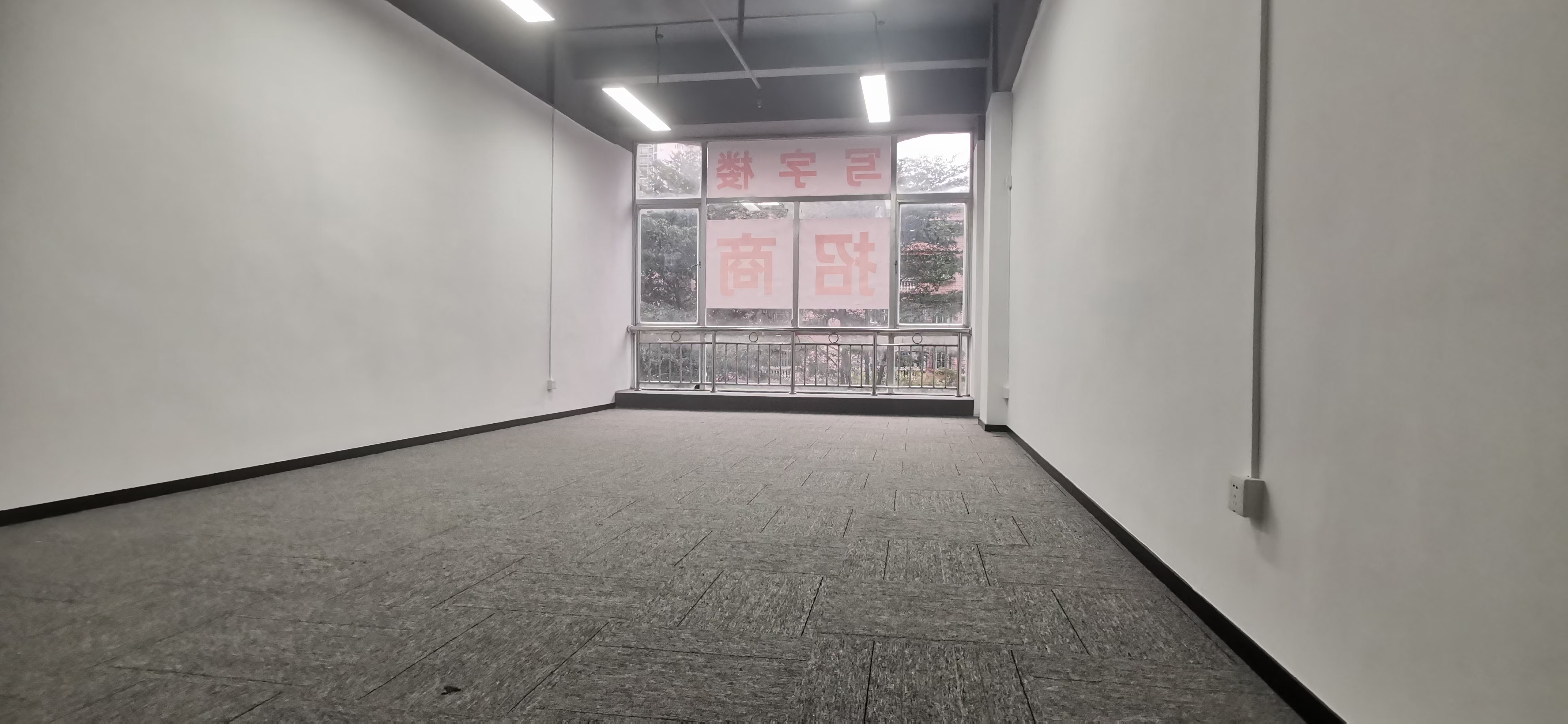 龙岗宝龙地铁站精装修办公室出租大小面积齐全有红本可注册公司
