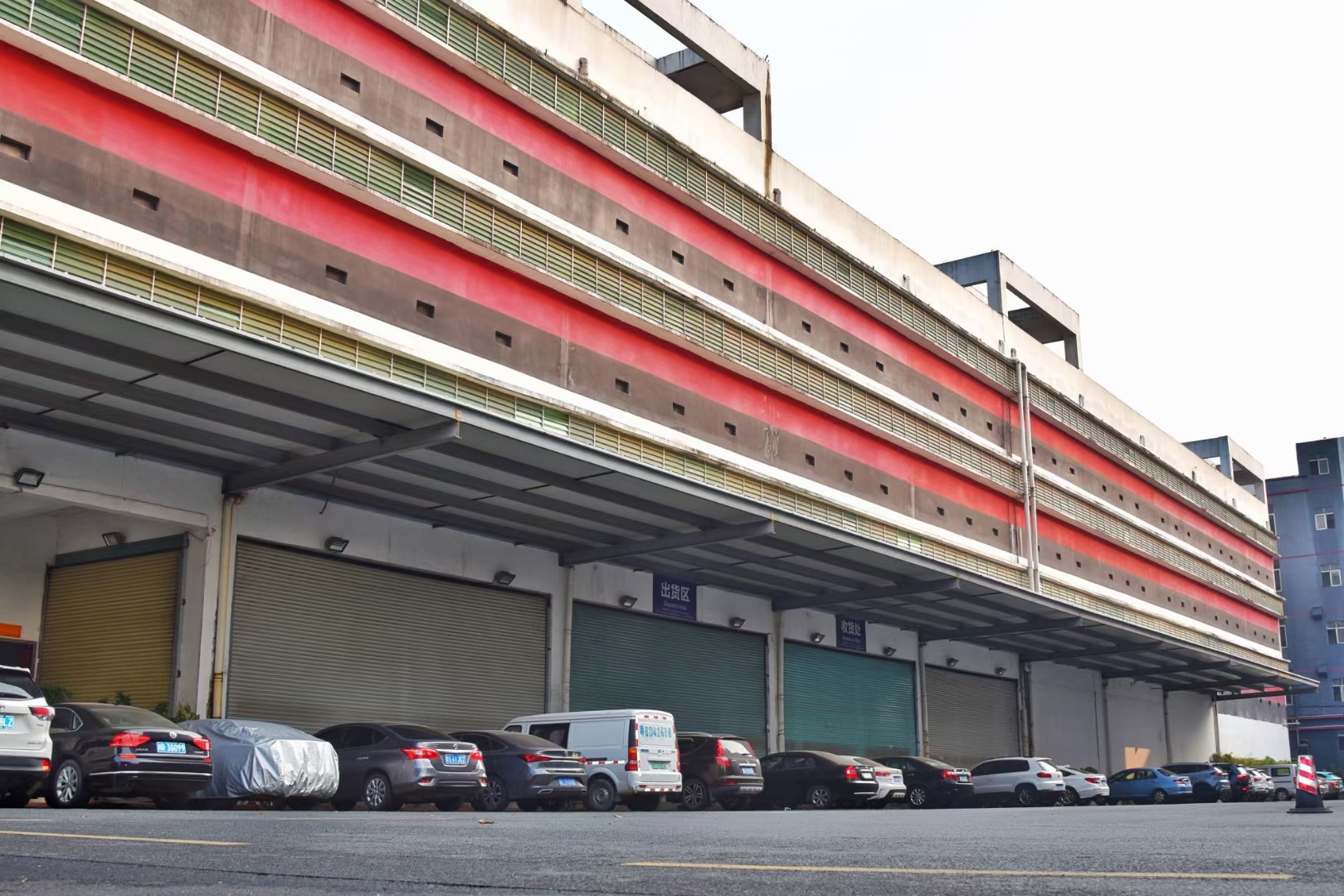 宝龙红本物流仓库，整栋面积24573平5台货梯厂房出租