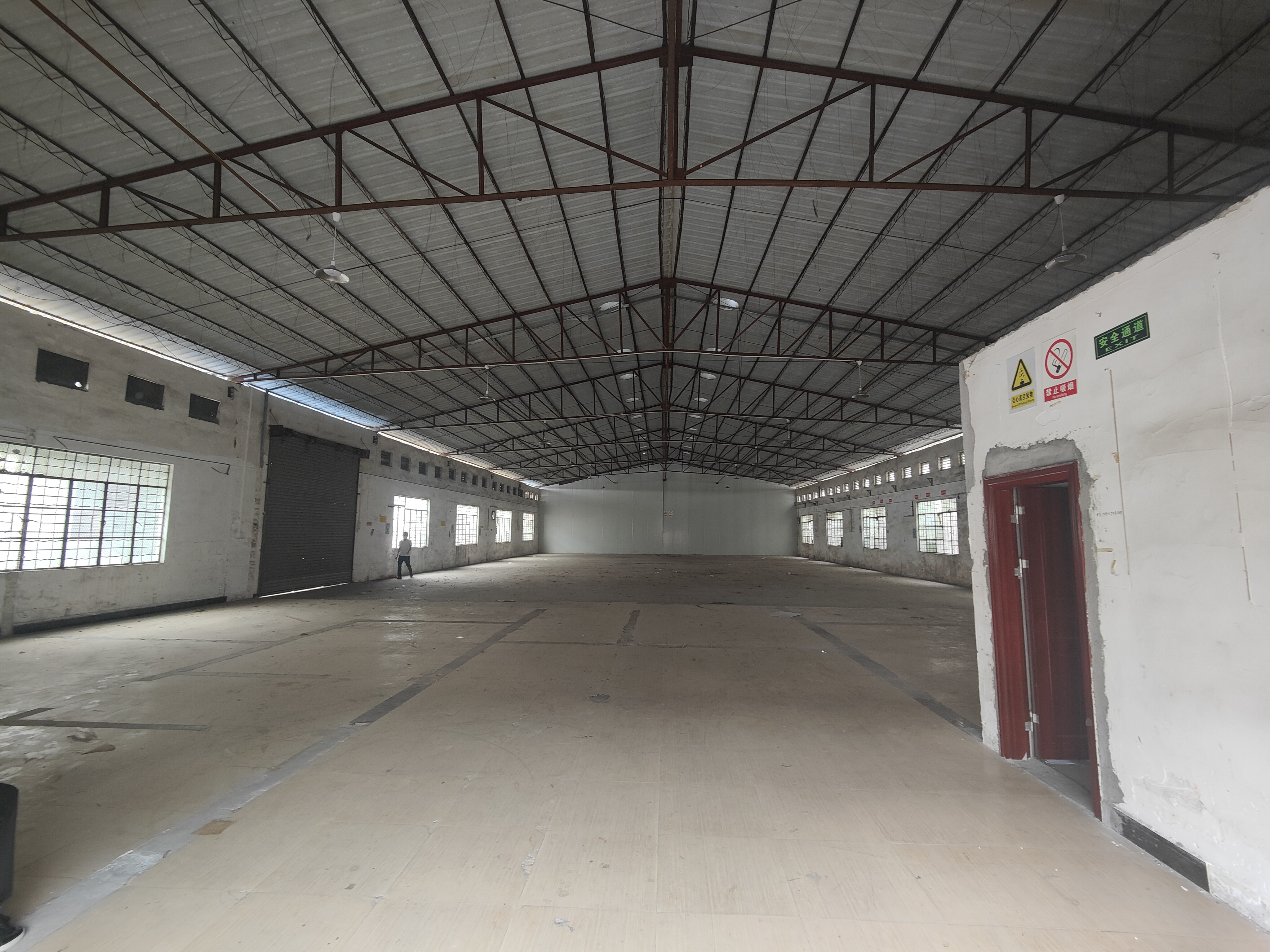 天河区新塘1400平厂房仓库出租，可做生产仓储物流配送等行业