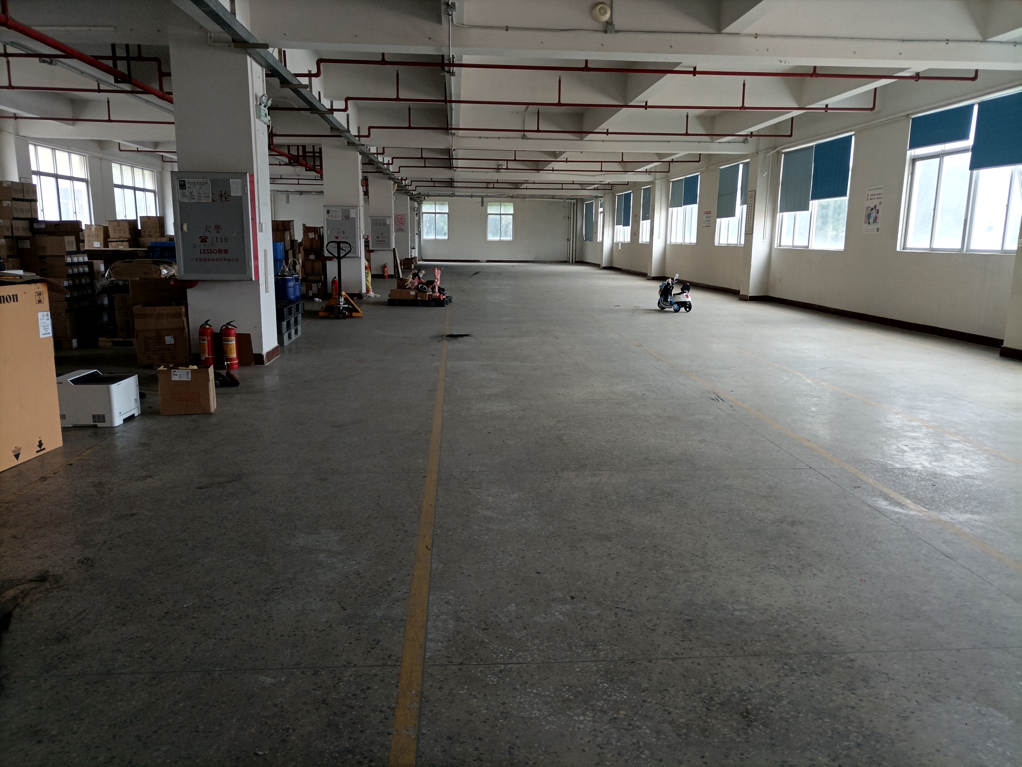 三乡镇小琅环平铺工业区标准厂房950方适合制衣仓库电子鞋材。