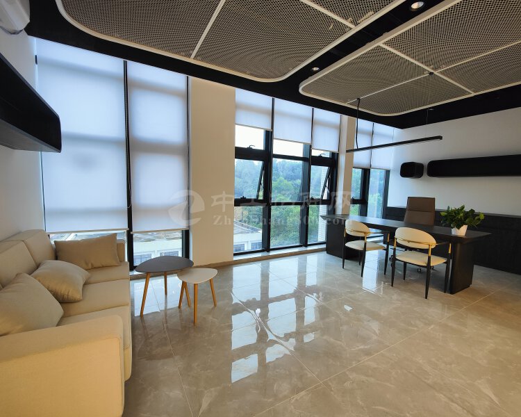 黄埔科学城中心位置附近新出精装修带家具办公室招商中，可以分租