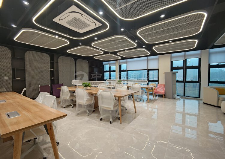 黄埔科学城中心位置附近新出精装修带家具办公室招商中，可以分租3
