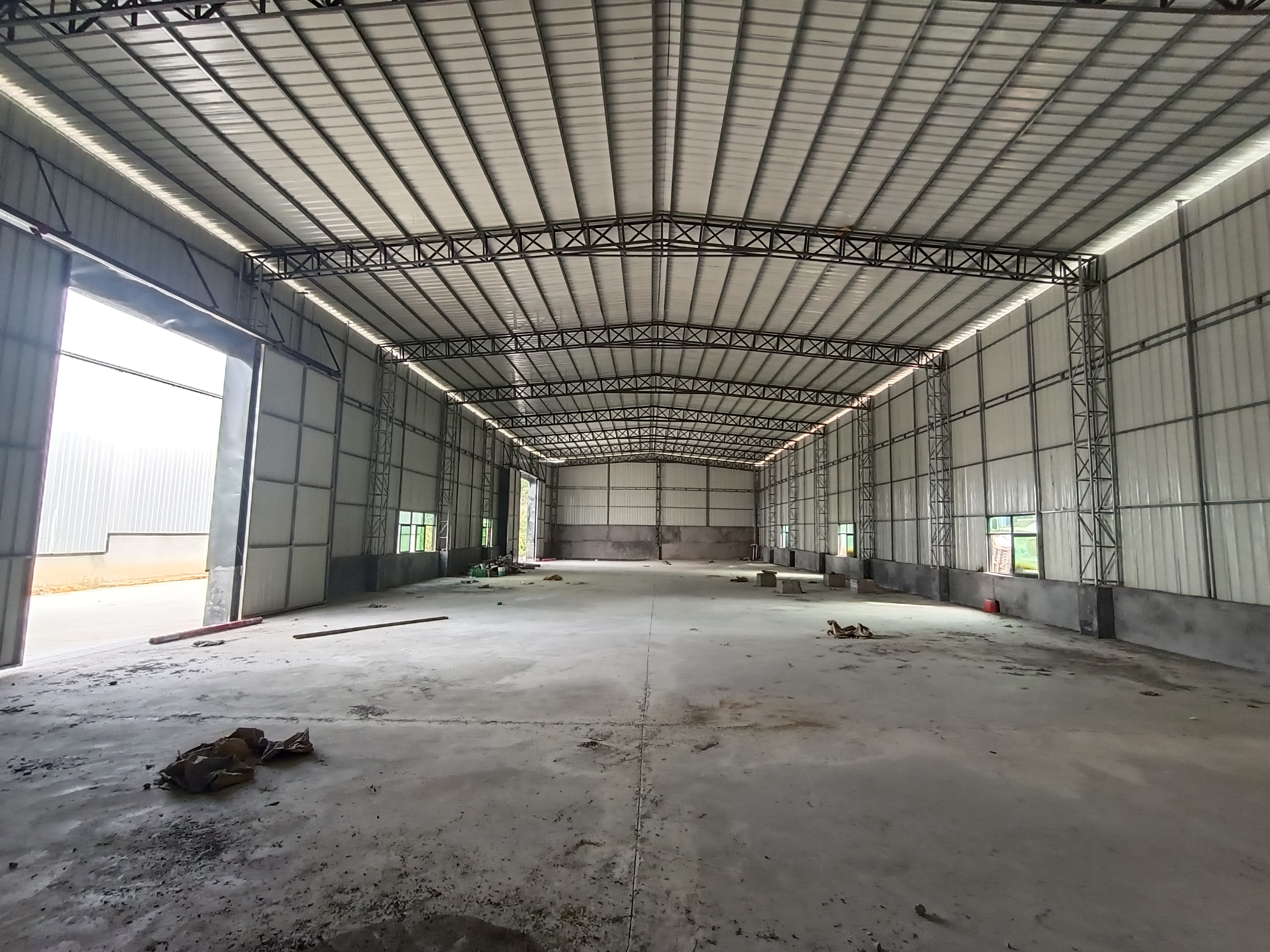 惠东白花1300平米钢构铁皮厂房仓库高度9米行业不限可以分租