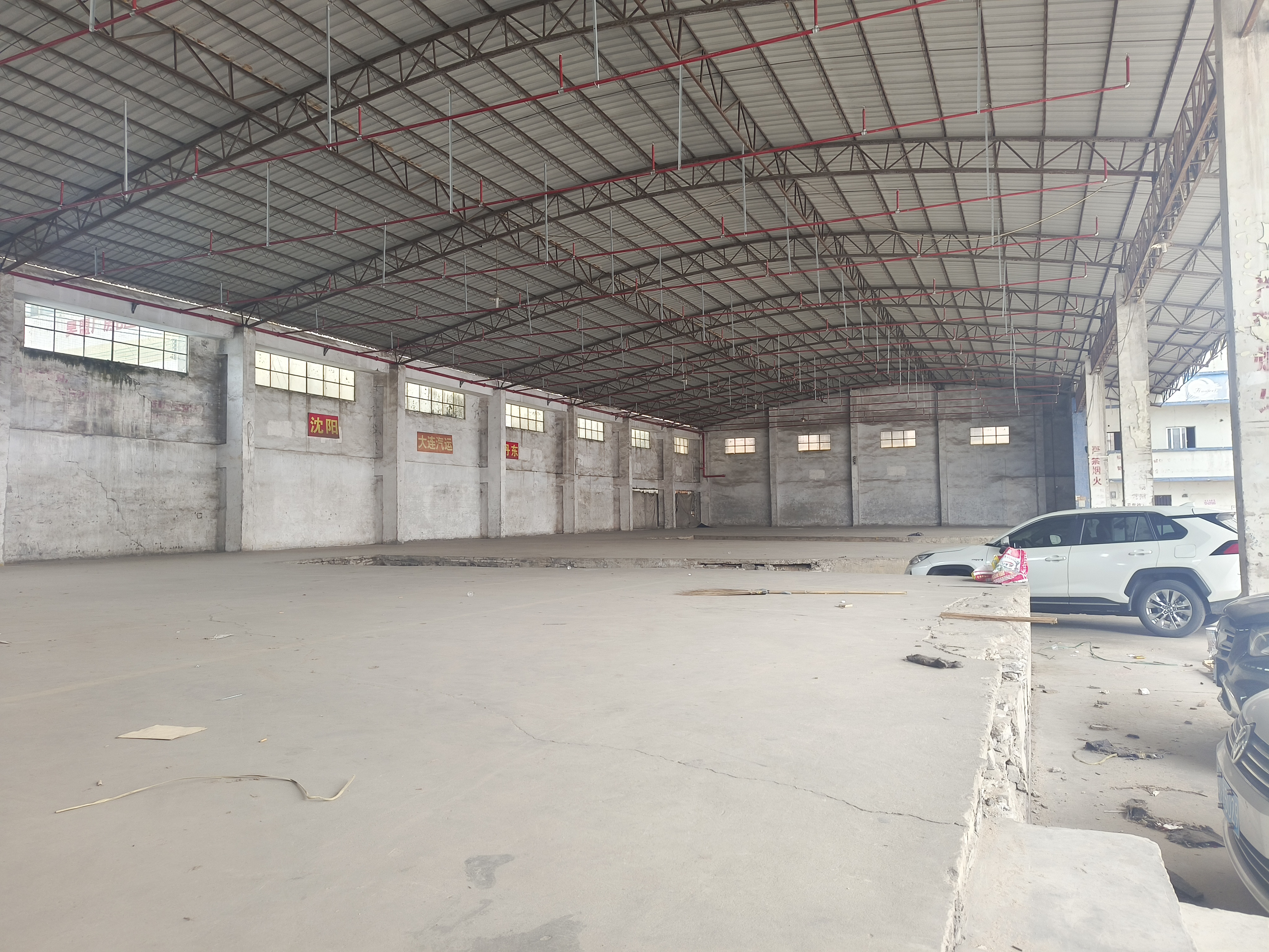 九江镇英明工业区1500方高台物流仓库出租。