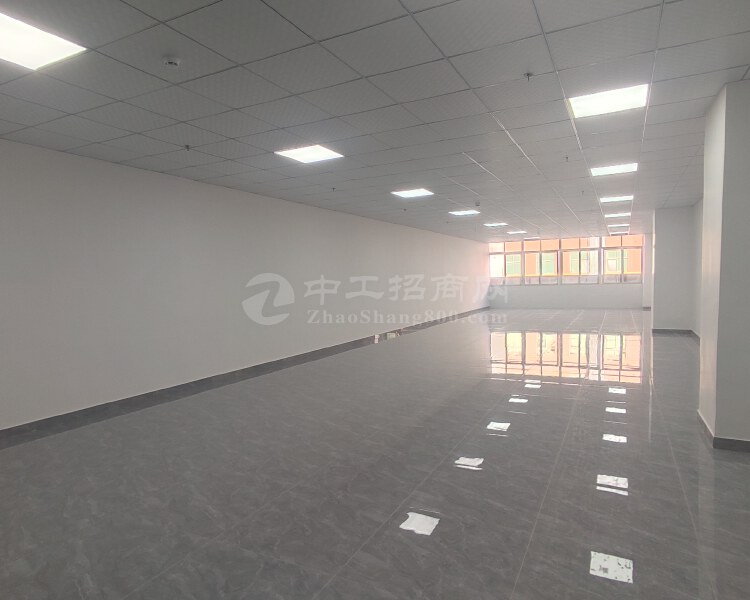 福永新和沿江高速路口旁原房东精装修900平方办公室低价出租