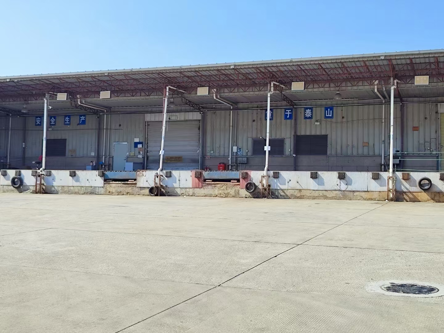 深圳坪山碧岭新出标准物流仓库，面积5000平，层高8米带平台