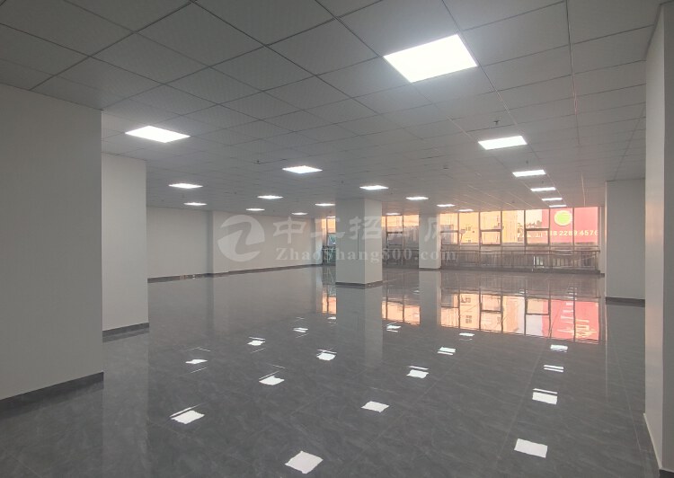 福永新和沿江高速路口旁原房东精装修900平方办公室低价出租6