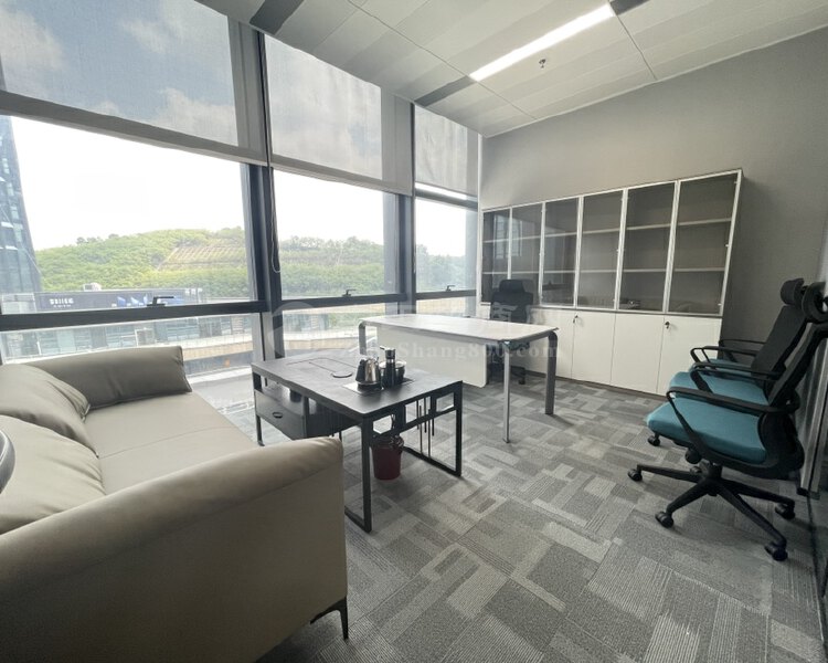 精装修办公室带家私空调领包入住190平开发商直租，价格优惠