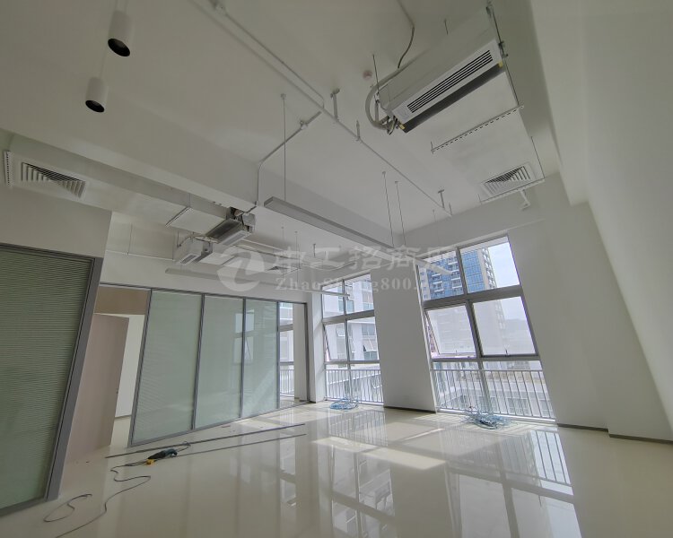 精装修办公室250平方350平方水电齐全带空调采光好可注册