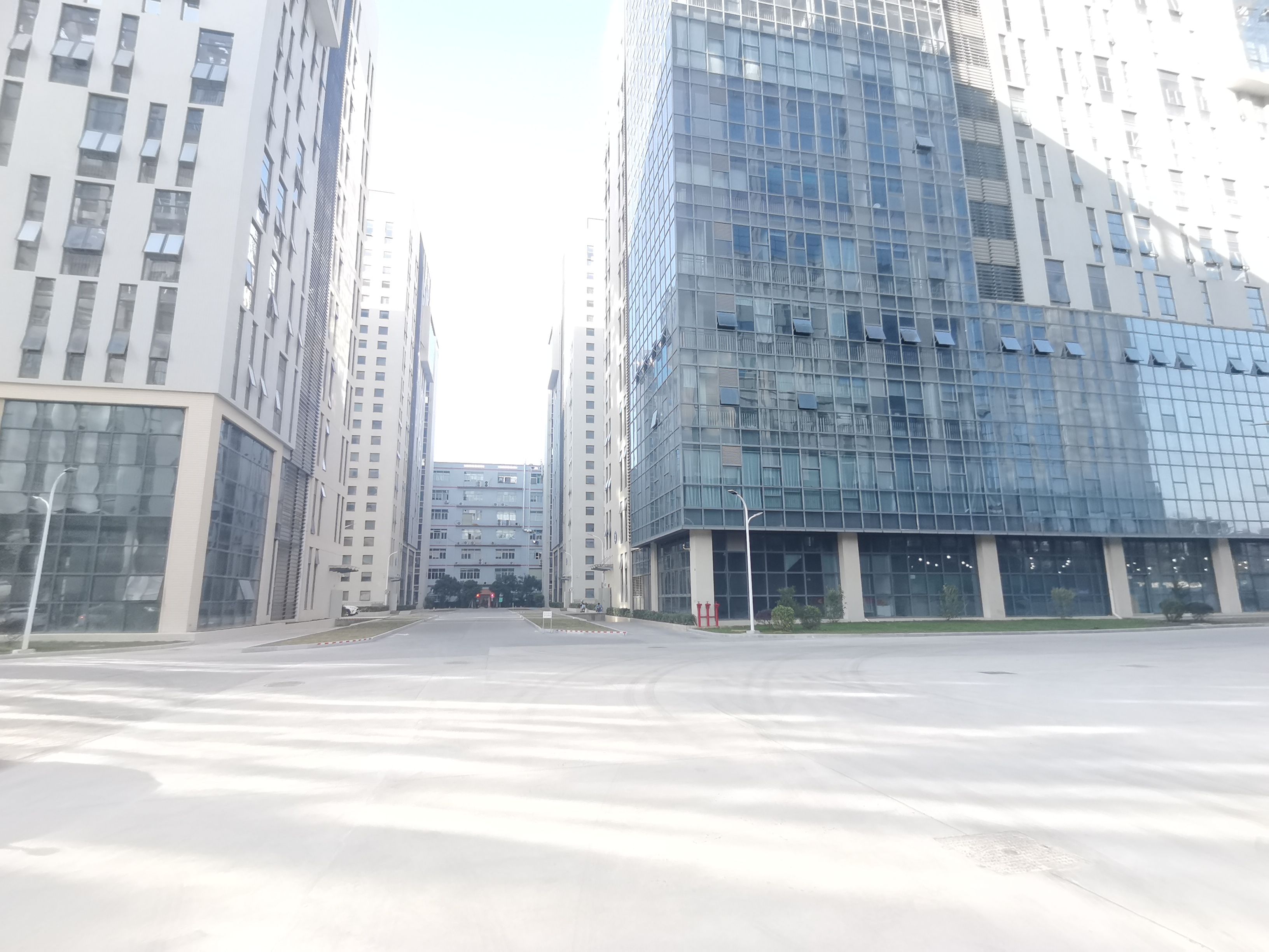 深圳龙华新区高新创意园260000平米，大小面积出租！低价租