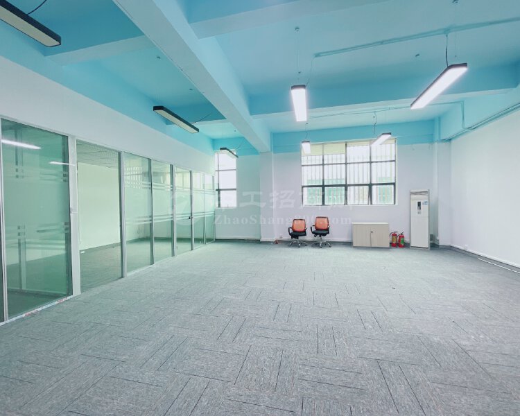 大学城5号线云谷二期，精装办公室250平，采光通透，面积实用