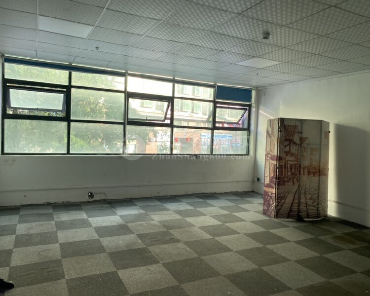 布吉南岭花园电商园全新装修特价写字楼办公室出租50平木地板