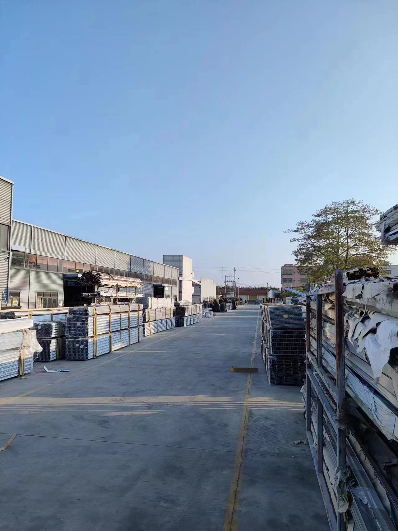 惠东平山镇独院单一层钢结构厂房仓库6500平方出租，可分租