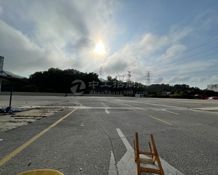 横岗安良沙河路边空地11000平，已硬化