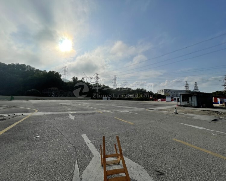 横岗安良沙河路边空地11000平，已硬化