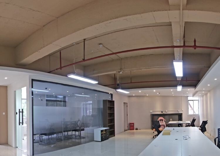 海珠琶洲地铁口附近新出精装修办公室340平1