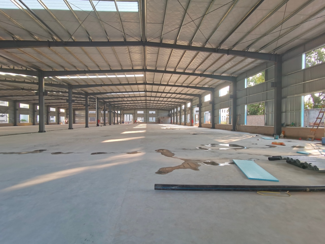 黄埔区科学城新出单一层厂房仓库，可做重工业，空地大，主干道旁