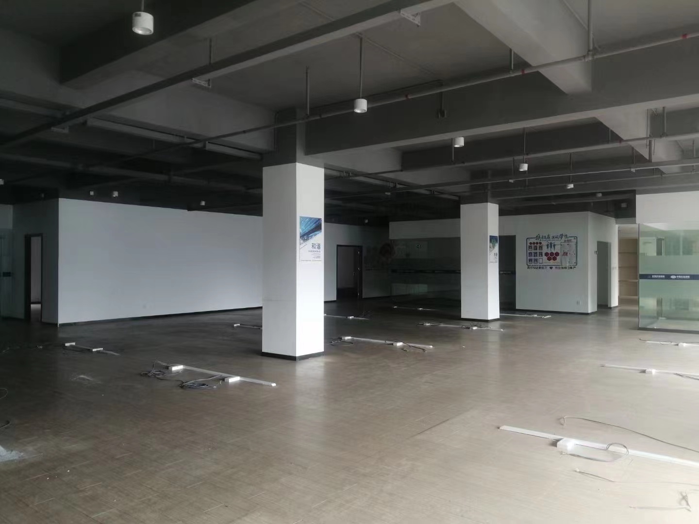 东莞市万江区5A级写字楼精装修办公室大小面积可分租