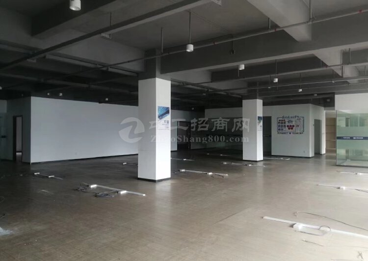 东莞市万江区5A级写字楼精装修办公室大小面积可分租5