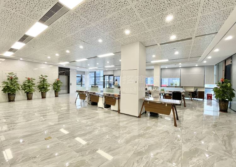 凤岗高新产业园区，总部大楼950平豪华装修，提升企业形象。6