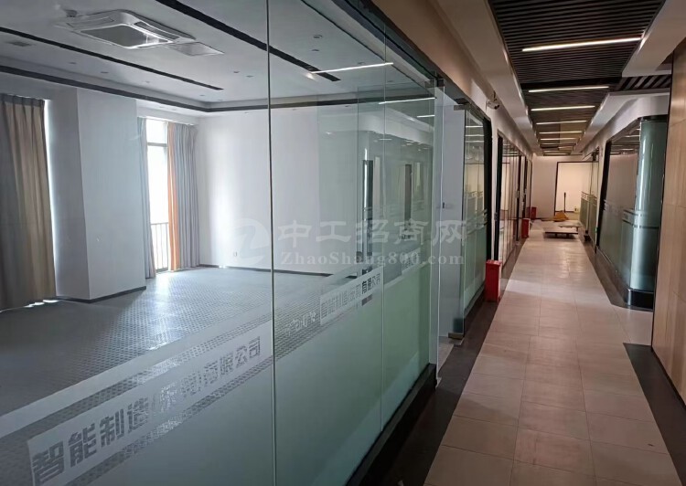 东莞市精装修豪华办公室贸易工厂1600平方水电齐全带中央空调7