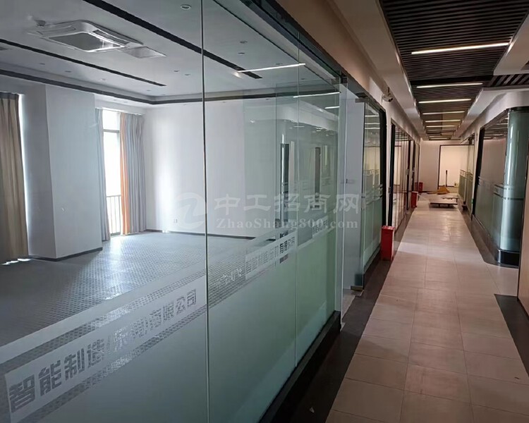 东莞市精装修豪华办公室贸易工厂1600平方水电齐全带中央空调