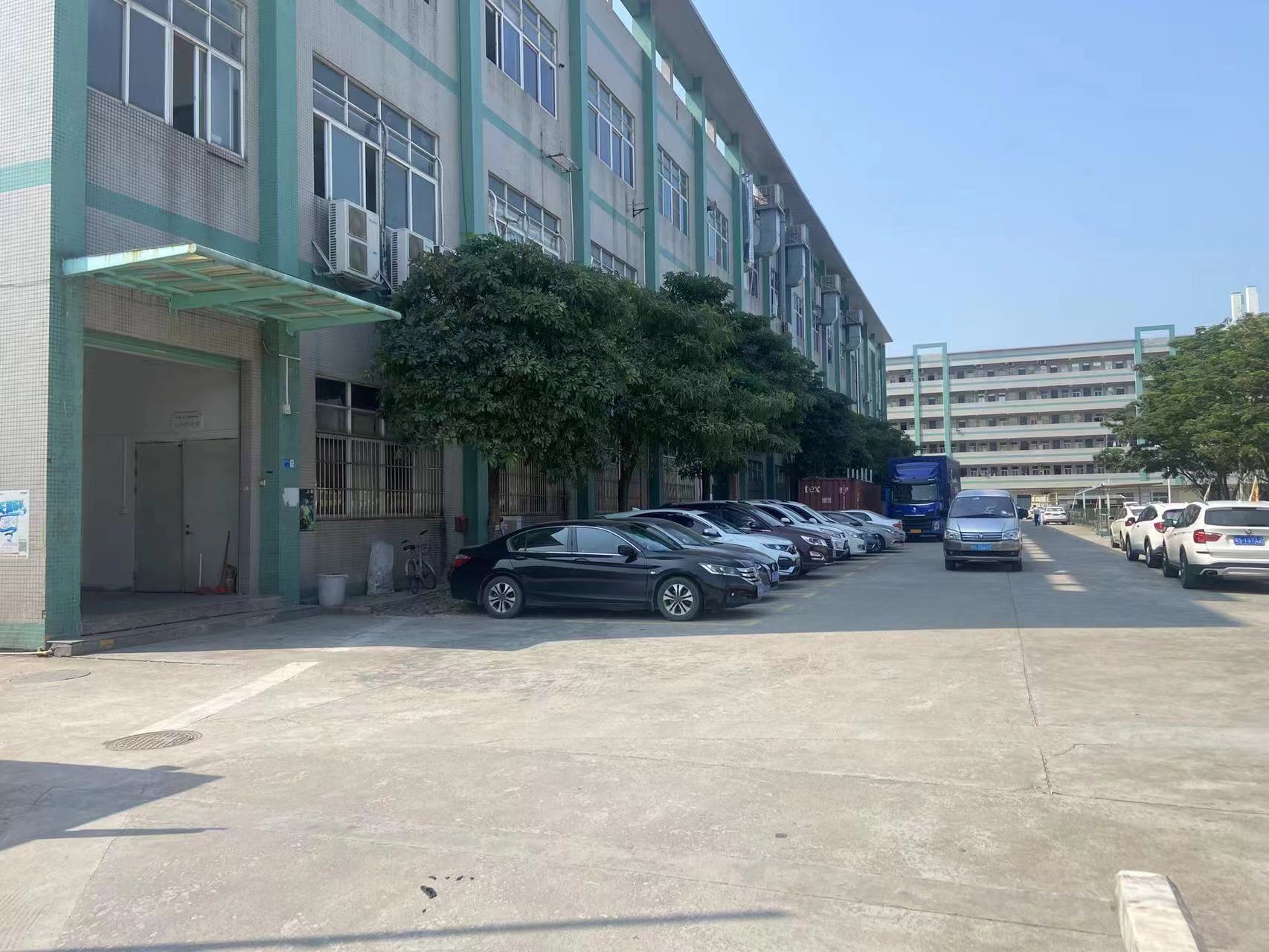 高埗镇新出园区厂房，一楼5.5米，适合机械客户，仓库