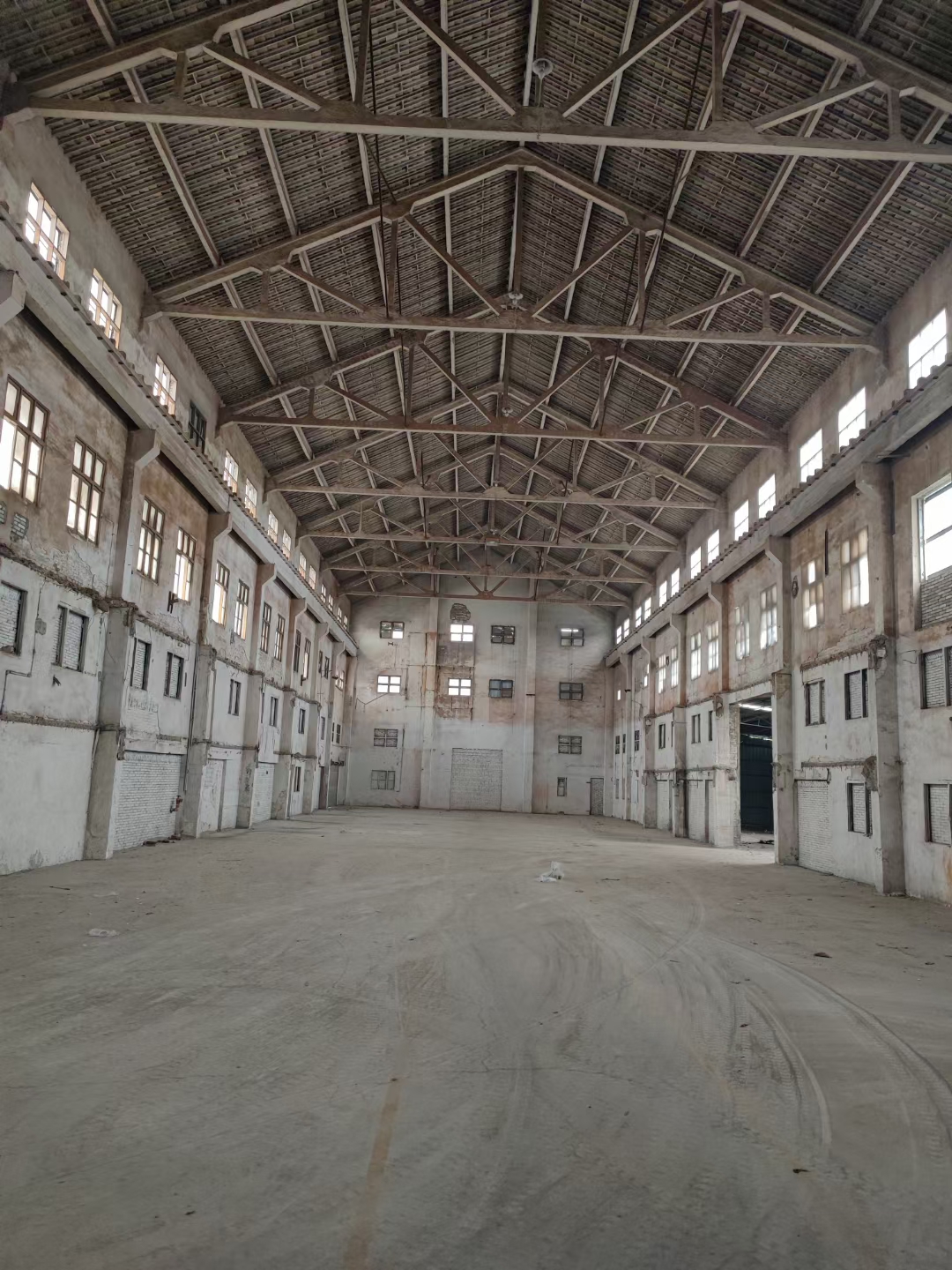 张槎工业园区厂房，可做布匹仓库，进车方便，水电齐全可分租