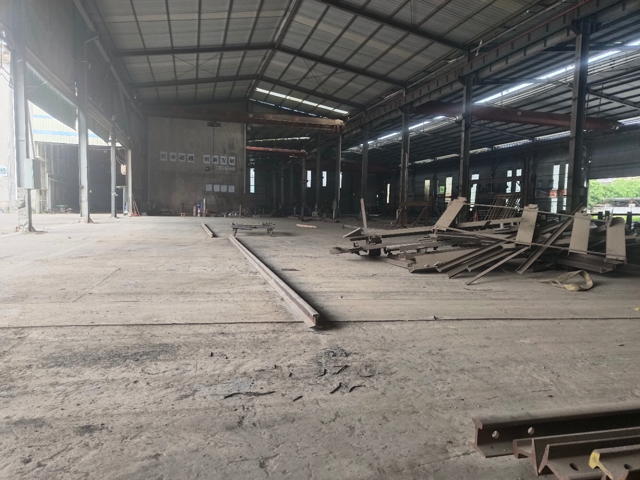 惠东平山独院单一层钢结构厂房仓库3800平方出租，可分租。