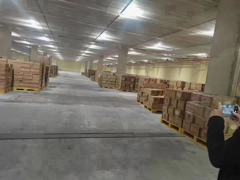番禺石基大型冷冻物流仓库，厂房三层18000平方，带卸货平台