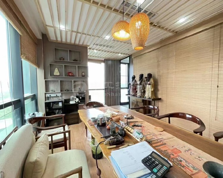 深圳北地铁站零距离，350平全屋定制家私，有私人厨房