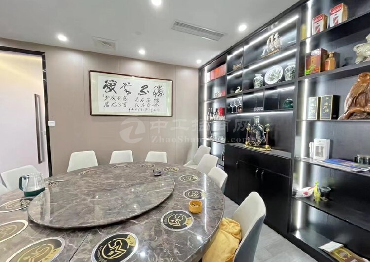 深圳北地铁站零距离，350平全屋定制家私，有私人厨房1