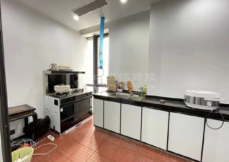 深圳北地铁站零距离，350平全屋定制家私，有私人厨房7