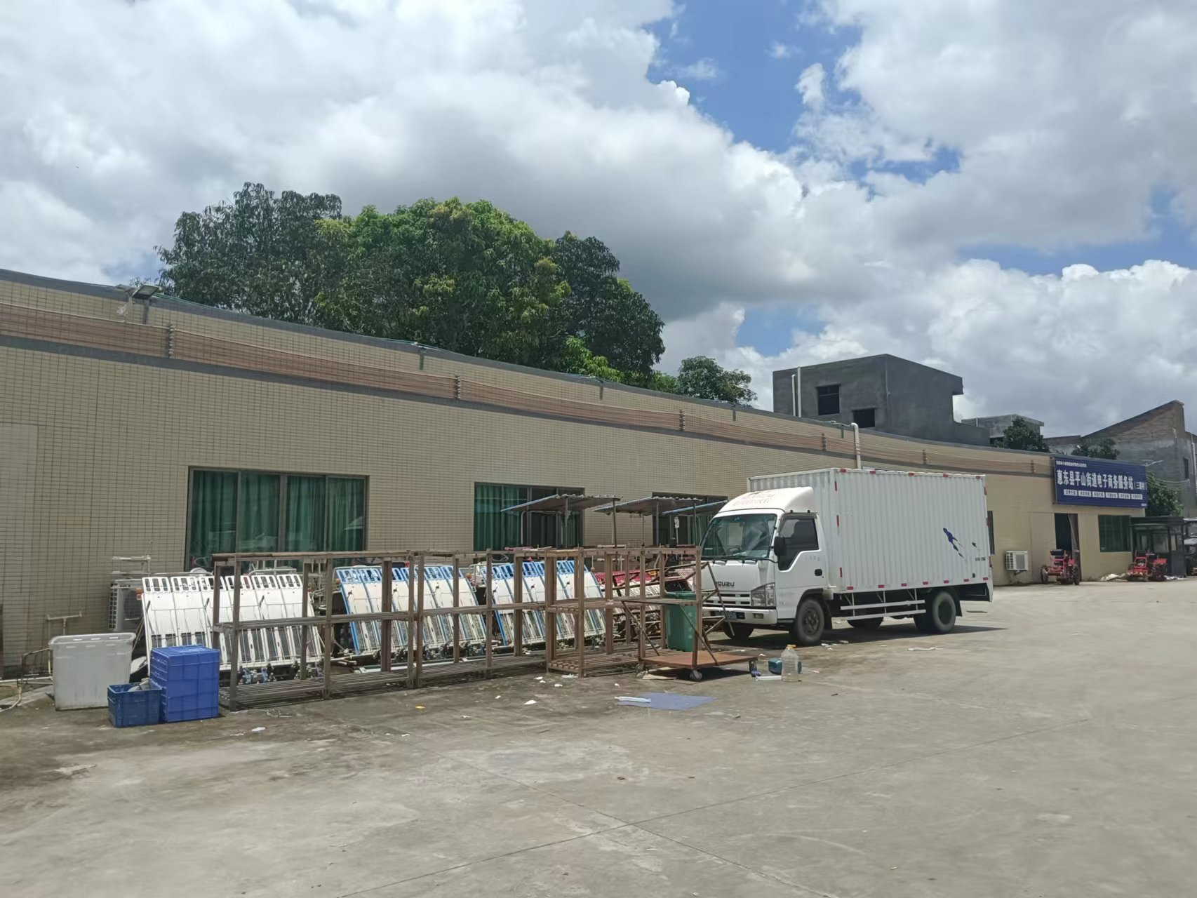 惠东平山独院单一层钢结构厂房仓库3500平方出租，